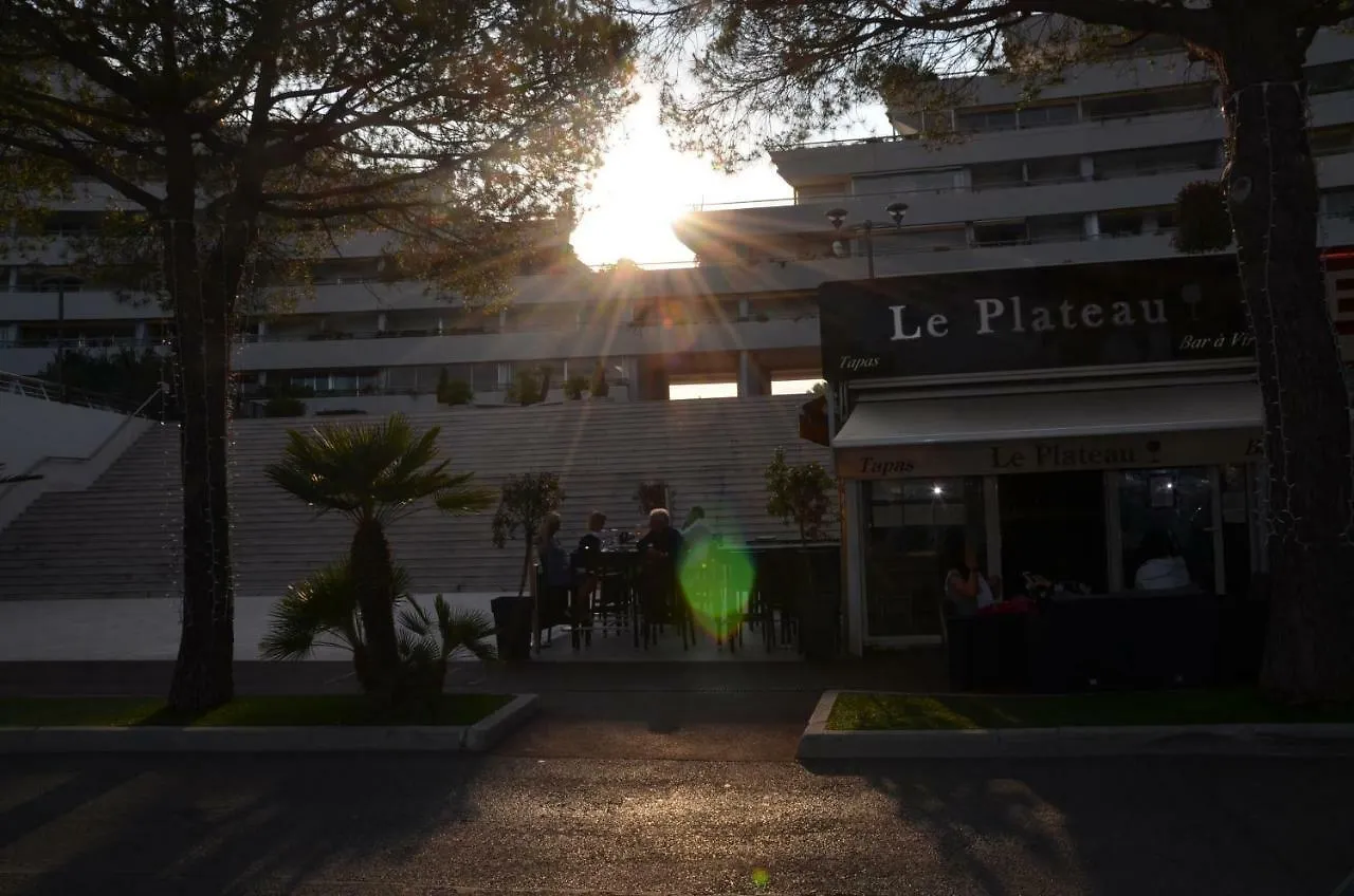 Апартаменты Dream French Riviera - Fame Marina Baie Des Anges Вильнёв-Лубе