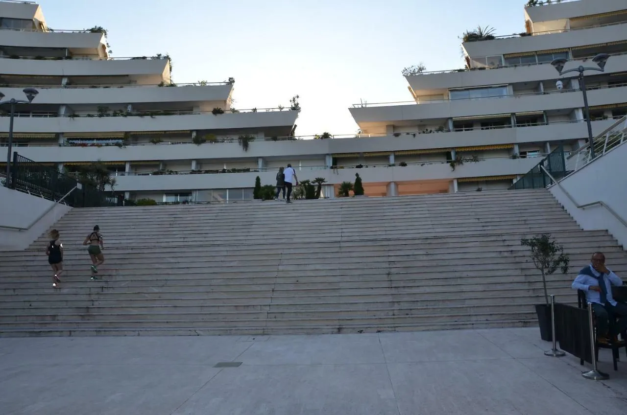 Апартаменты Dream French Riviera - Fame Marina Baie Des Anges Вильнёв-Лубе